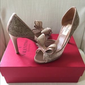 Valentino Satin Pump